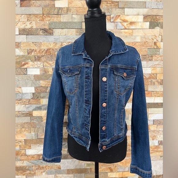 Kensie Jeans Woman’s Jean Jacket - Picture 2 of 5